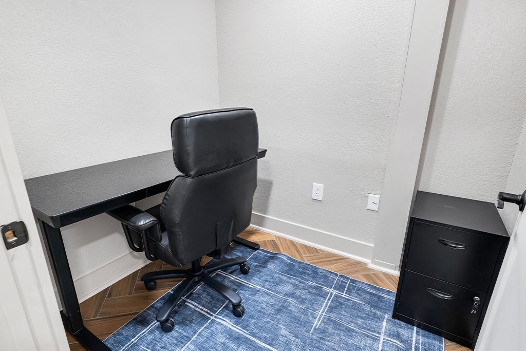 The sweet greek of miltion 0004 office 107 desk low